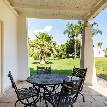 Hotel Giardino Dei Pini 4*